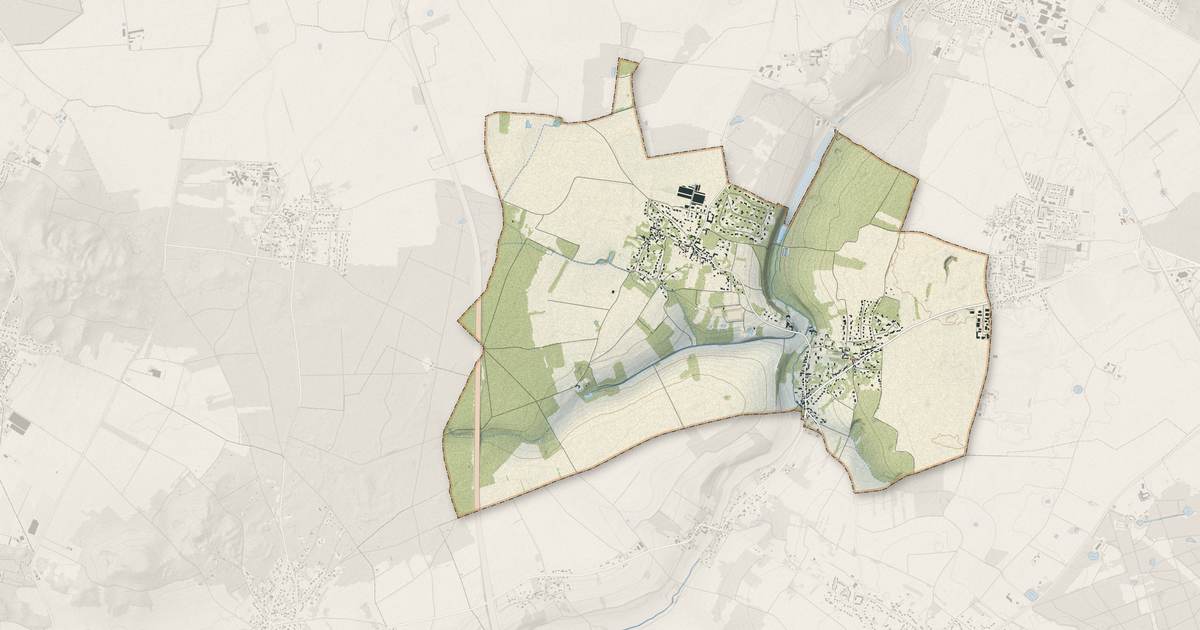 Portrait cartographique de Saint-Sauveur-sur-École : relief, eau, forêts, bâti et voies, calculés à partir des données de l'IGN