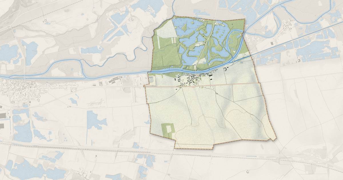 Portrait cartographique de La Tombe : relief, eau, forêts, bâti et voies, calculés à partir des données de l'IGN