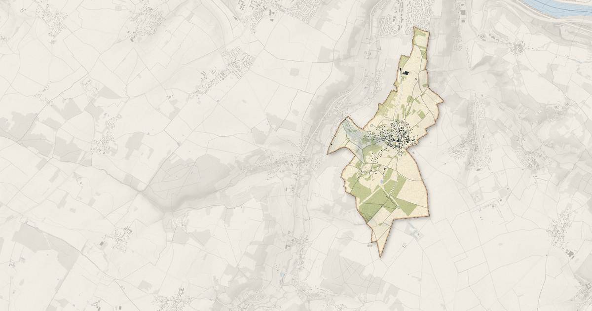 Portrait cartographique de Breuil-Bois-Robert : relief, eau, forêts, bâti et voies, calculés à partir des données de l'IGN