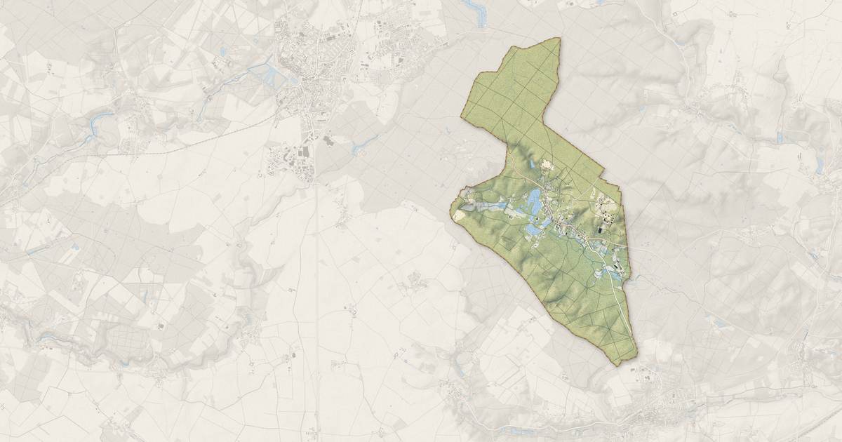 Portrait cartographique de Clairefontaine-en-Yvelines : relief, eau, forêts, bâti et voies, calculés à partir des données de l'IGN