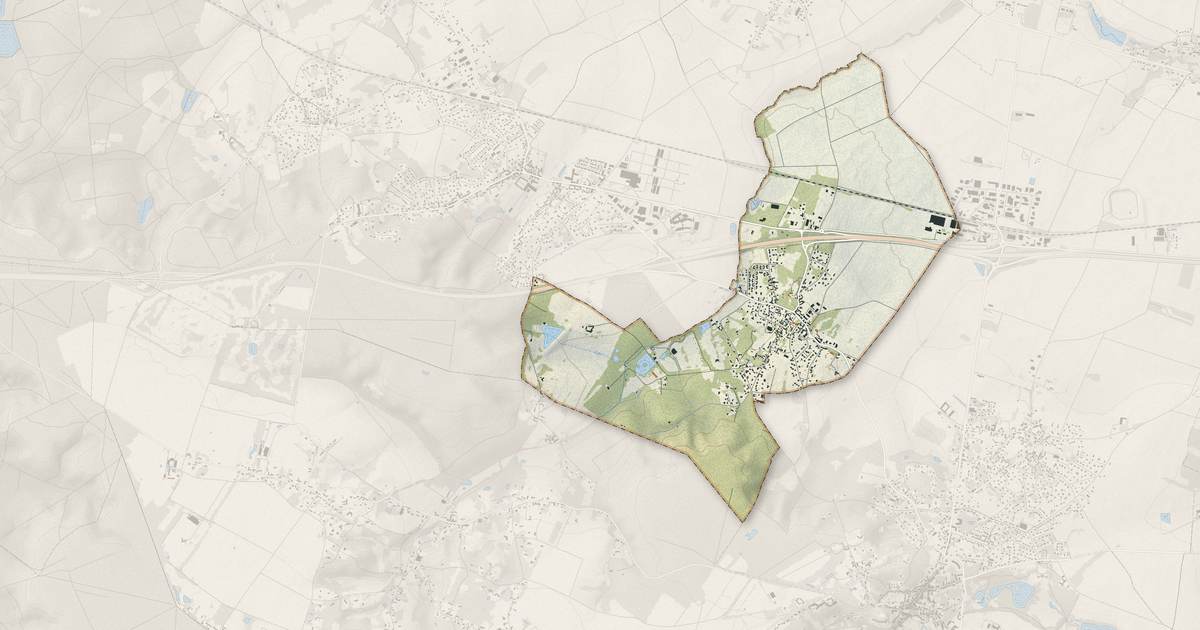 Portrait cartographique de Galluis : relief, eau, forêts, bâti et voies, calculés à partir des données de l'IGN