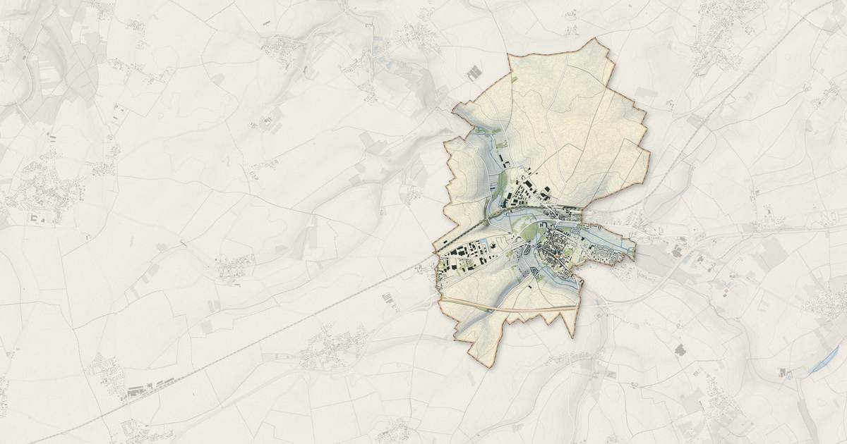 Portrait cartographique de Houdan : relief, eau, forêts, bâti et voies, calculés à partir des données de l'IGN