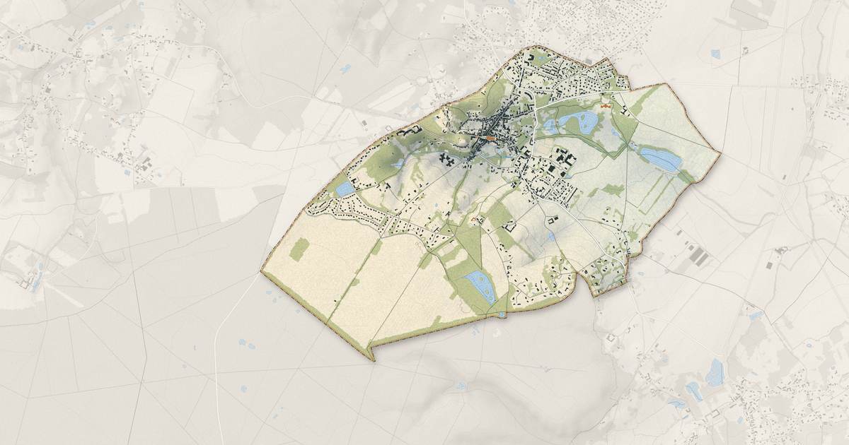 Portrait cartographique de Montfort-l'Amaury : relief, eau, forêts, bâti et voies, calculés à partir des données de l'IGN