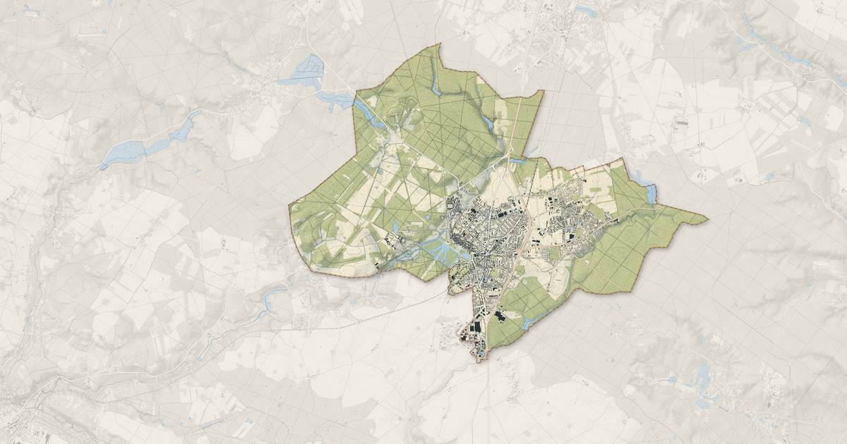 Portrait cartographique de Rambouillet : relief, eau, forêts, bâti et voies, calculés à partir des données de l'IGN