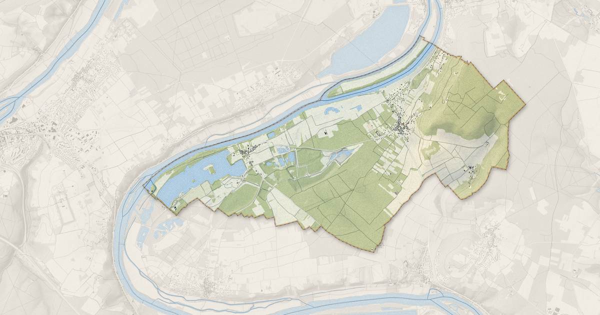 Portrait cartographique de Saint-Martin-la-Garenne : relief, eau, forêts, bâti et voies, calculés à partir des données de l'IGN