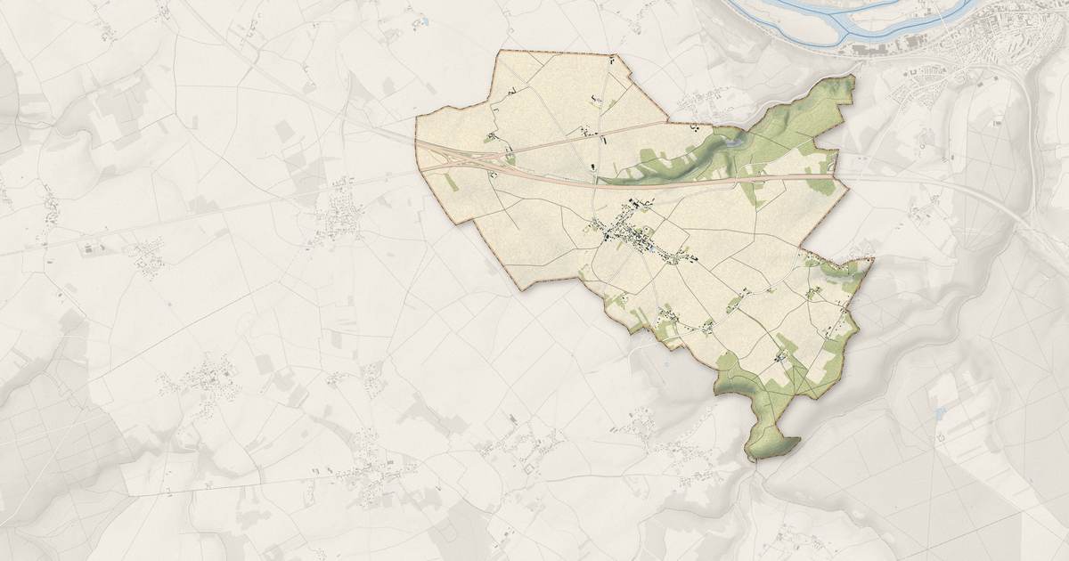 Portrait cartographique de La Villeneuve-en-Chevrie : relief, eau, forêts, bâti et voies, calculés à partir des données de l'IGN