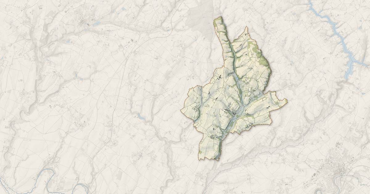 Portrait cartographique de Augé : relief, eau, forêts, bâti et voies, calculés à partir des données de l'IGN