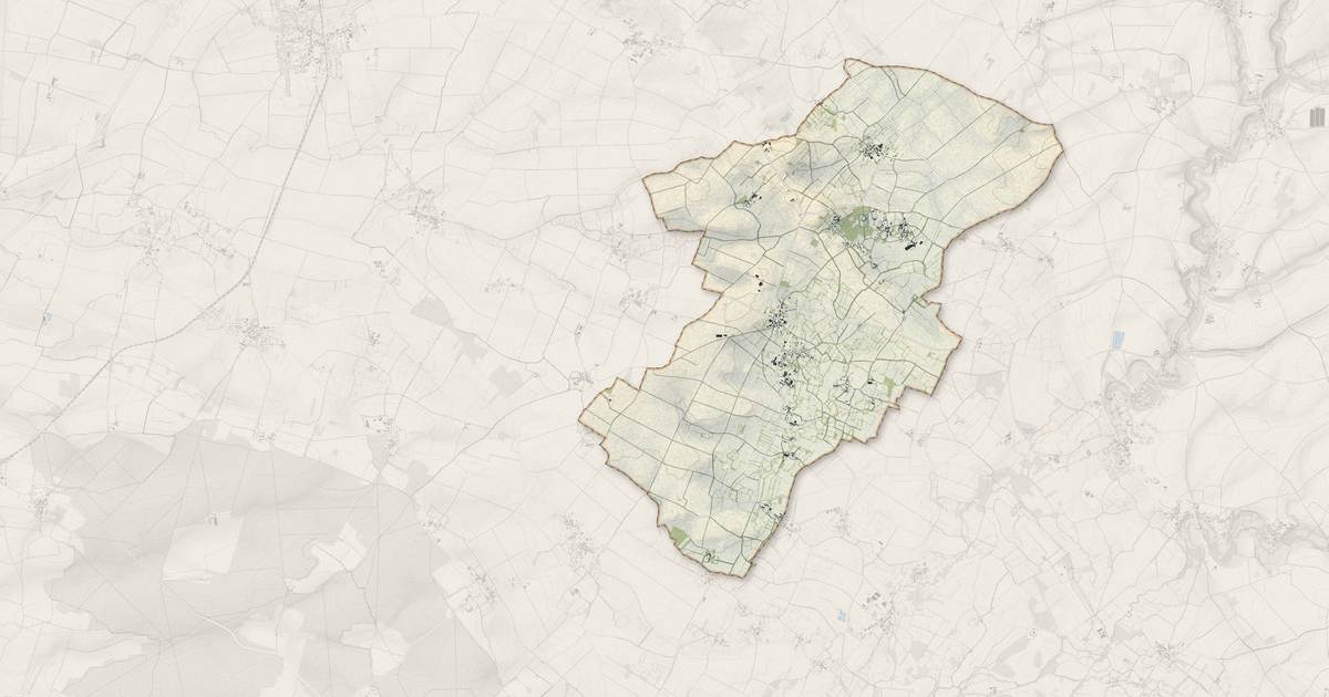 Portrait cartographique de Brûlain : relief, eau, forêts, bâti et voies, calculés à partir des données de l'IGN