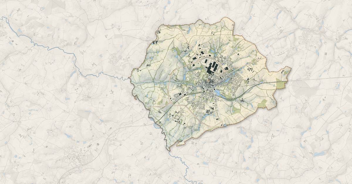 Portrait cartographique de Cerizay : relief, eau, forêts, bâti et voies, calculés à partir des données de l'IGN