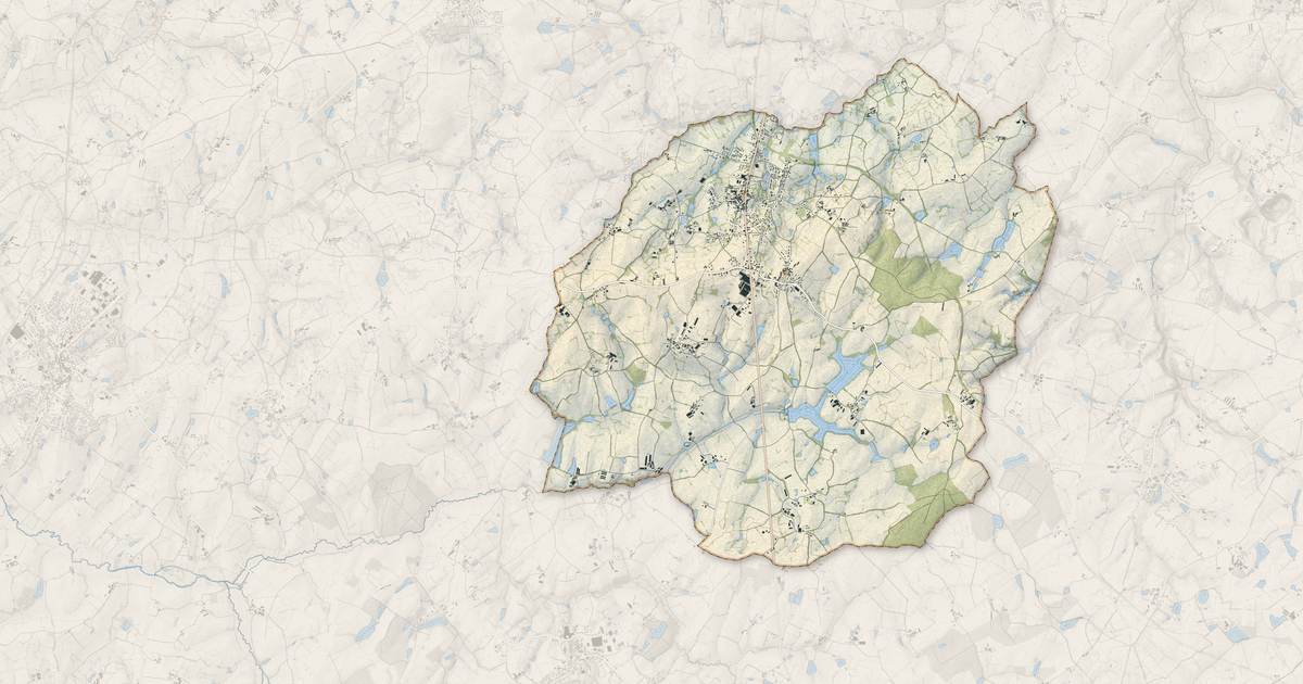 Portrait cartographique de La Chapelle-Saint-Laurent : relief, eau, forêts, bâti et voies, calculés à partir des données de l'IGN