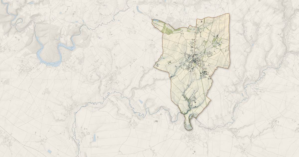 Portrait cartographique de Coulonges-sur-l'Autize : relief, eau, forêts, bâti et voies, calculés à partir des données de l'IGN