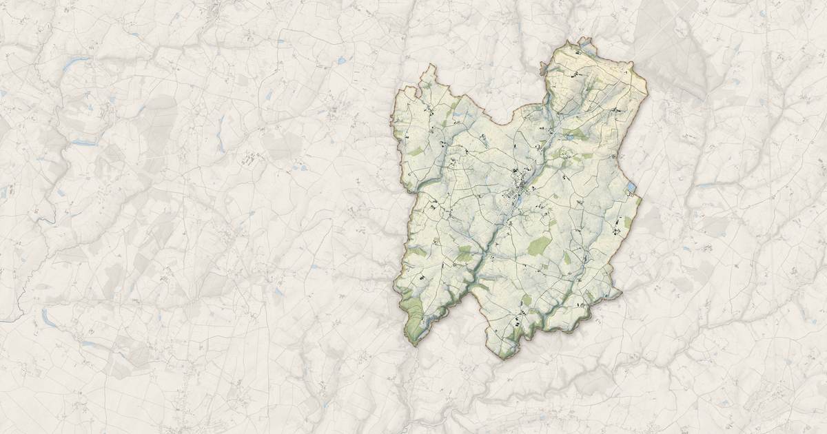 Portrait cartographique de Fenioux : relief, eau, forêts, bâti et voies, calculés à partir des données de l'IGN