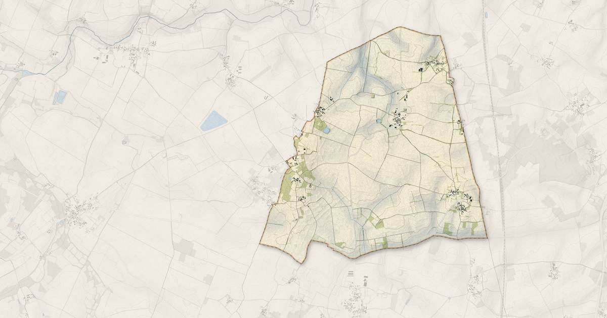 Portrait cartographique de Messé : relief, eau, forêts, bâti et voies, calculés à partir des données de l'IGN