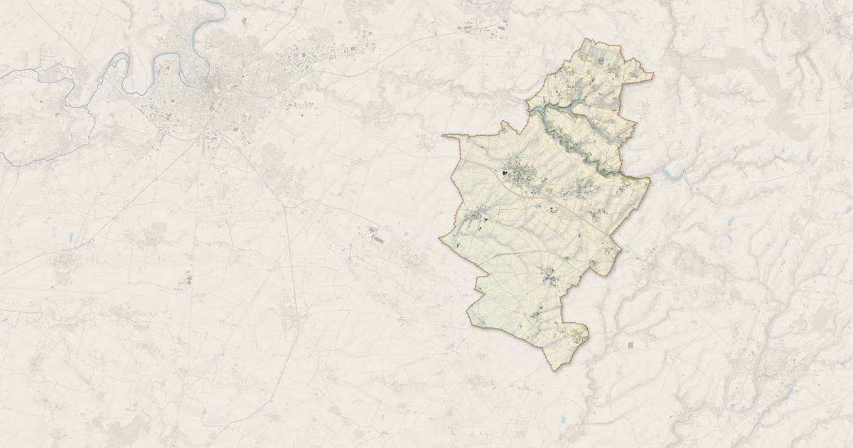 Portrait cartographique de Aigondigné : relief, eau, forêts, bâti et voies, calculés à partir des données de l'IGN