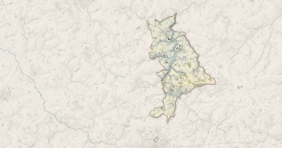 Portrait cartographique de Le Pin : relief, eau, forêts, bâti et voies, calculés à partir des données de l'IGN