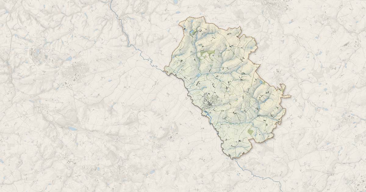 Portrait cartographique de Saint-Amand-sur-Sèvre : relief, eau, forêts, bâti et voies, calculés à partir des données de l'IGN