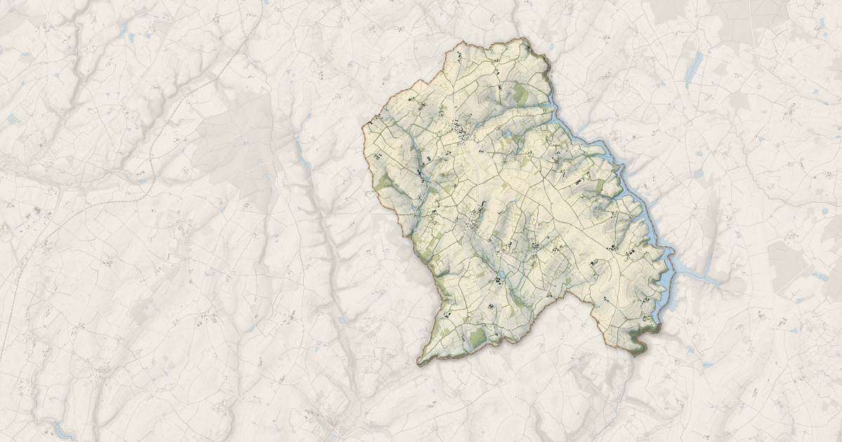 Portrait cartographique de Saint-Georges-de-Noisné : relief, eau, forêts, bâti et voies, calculés à partir des données de l'IGN