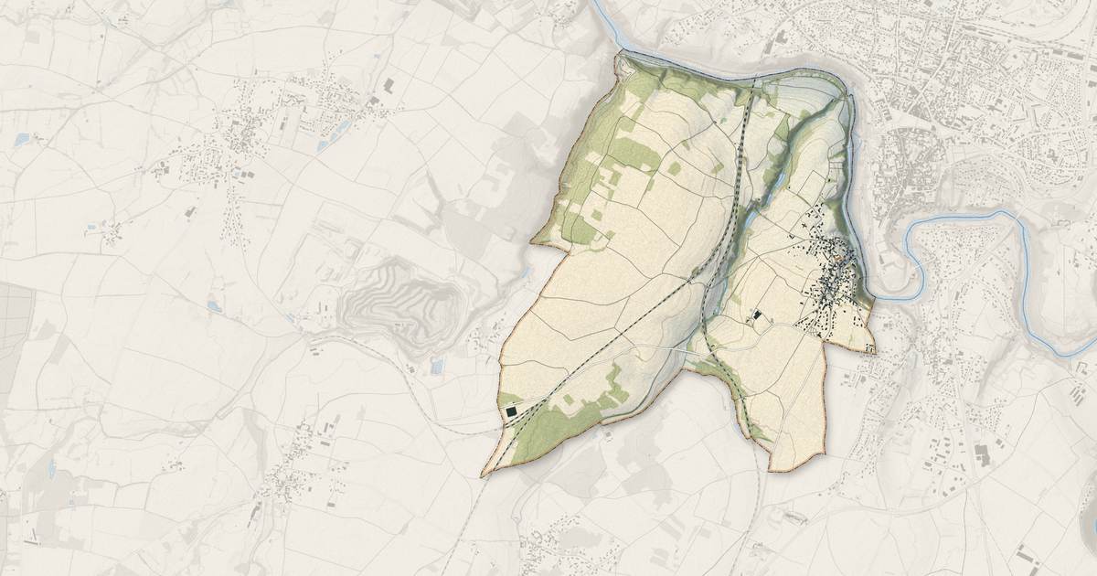 Portrait cartographique de Saint-Jacques-de-Thouars : relief, eau, forêts, bâti et voies, calculés à partir des données de l'IGN