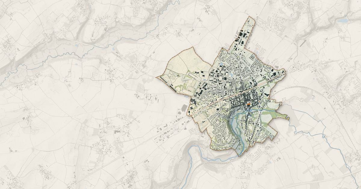 Portrait cartographique de Saint-Maixent-l'École : relief, eau, forêts, bâti et voies, calculés à partir des données de l'IGN