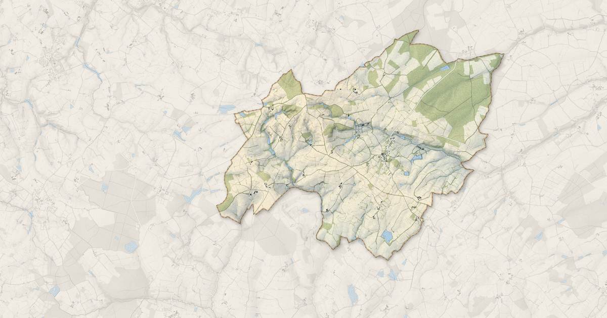 Portrait cartographique de Saint-Martin-du-Fouilloux : relief, eau, forêts, bâti et voies, calculés à partir des données de l'IGN