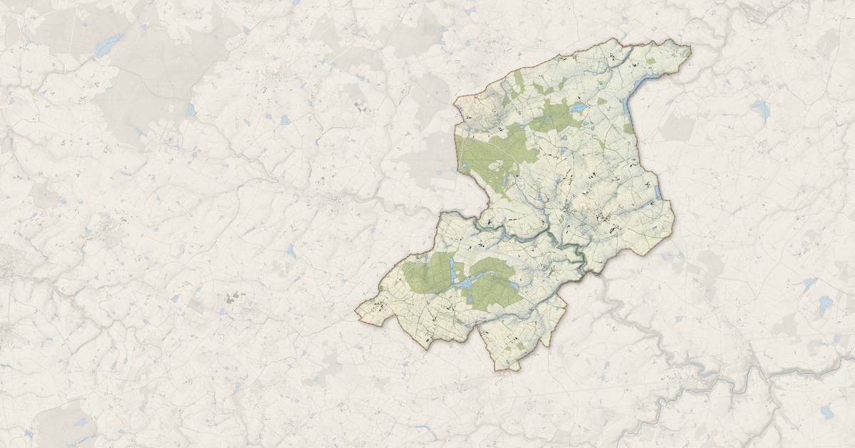 Portrait cartographique de Saint Maurice Étusson : relief, eau, forêts, bâti et voies, calculés à partir des données de l'IGN