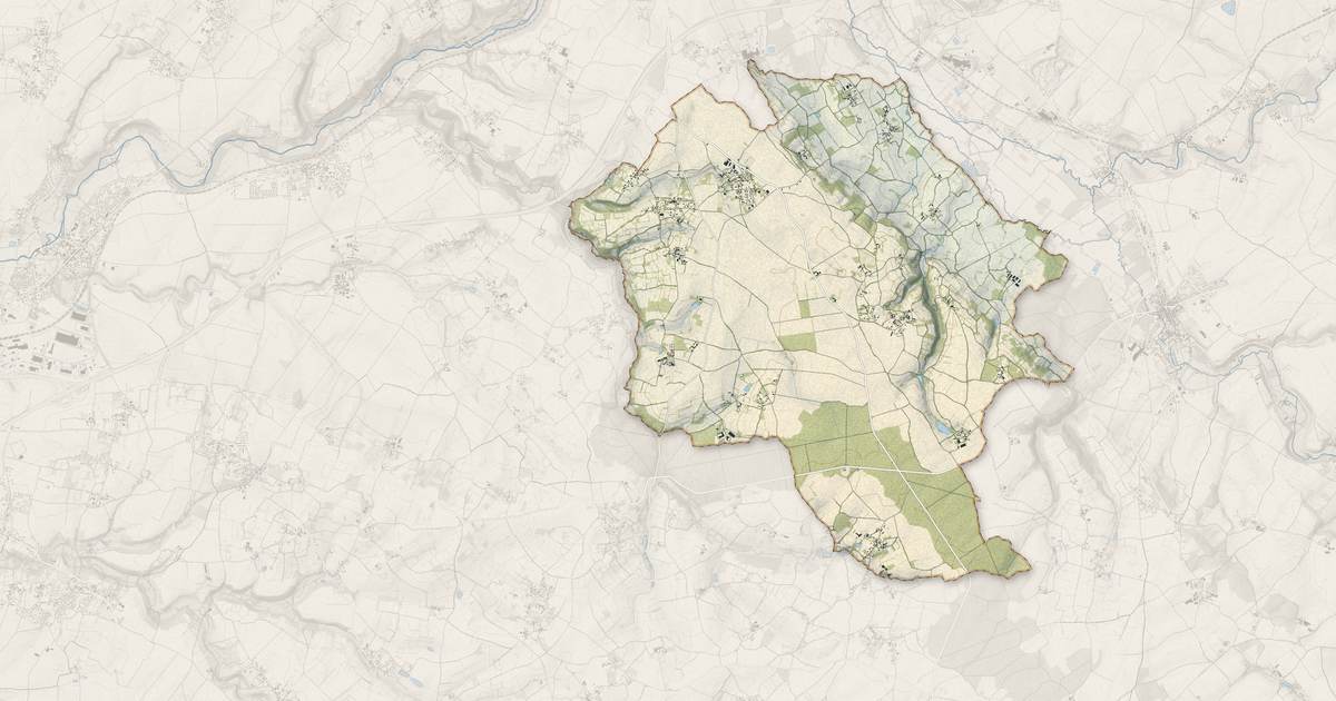 Portrait cartographique de Souvigné : relief, eau, forêts, bâti et voies, calculés à partir des données de l'IGN