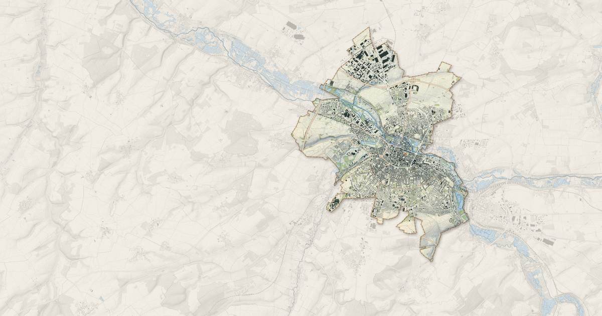 Portrait cartographique de Amiens : relief, eau, forêts, bâti et voies, calculés à partir des données de l'IGN