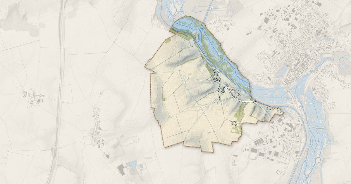 Portrait cartographique de Biaches : relief, eau, forêts, bâti et voies, calculés à partir des données de l'IGN