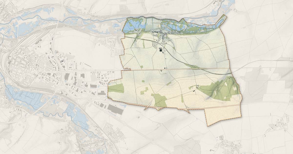 Portrait cartographique de Blangy-Tronville : relief, eau, forêts, bâti et voies, calculés à partir des données de l'IGN