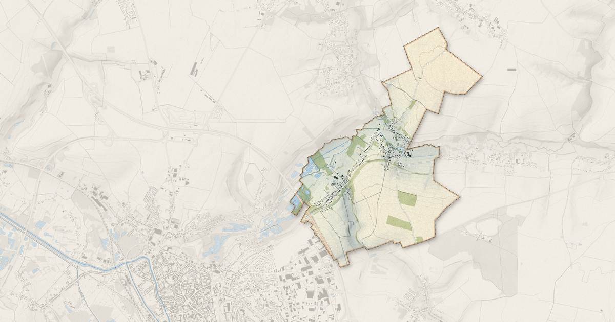 Portrait cartographique de Caours : relief, eau, forêts, bâti et voies, calculés à partir des données de l'IGN