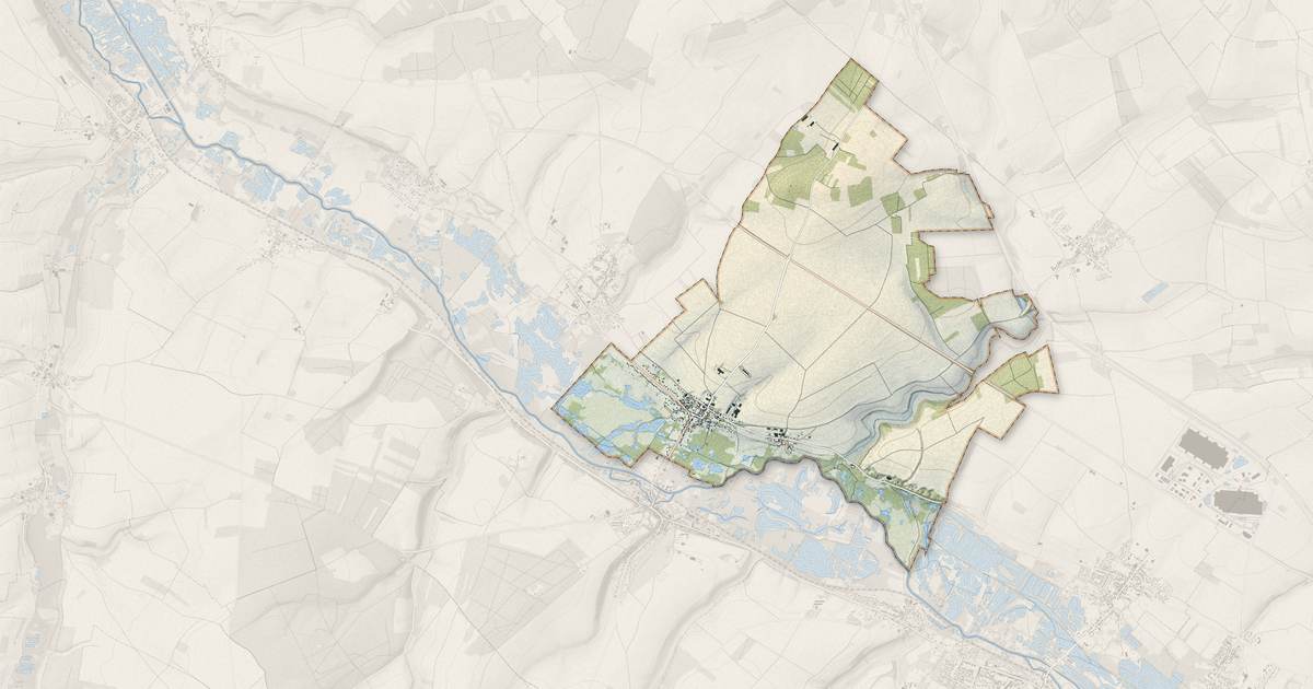 Portrait cartographique de La Chaussée-Tirancourt : relief, eau, forêts, bâti et voies, calculés à partir des données de l'IGN