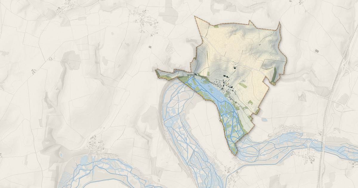 Portrait cartographique de Curlu : relief, eau, forêts, bâti et voies, calculés à partir des données de l'IGN