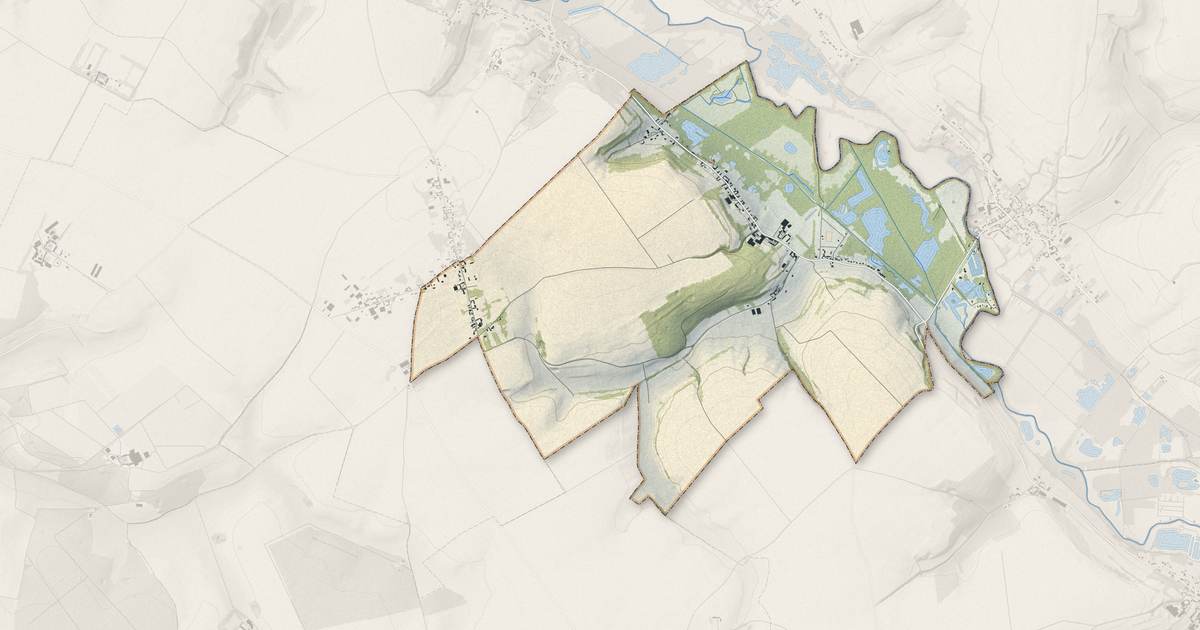 Portrait cartographique de Dominois : relief, eau, forêts, bâti et voies, calculés à partir des données de l'IGN