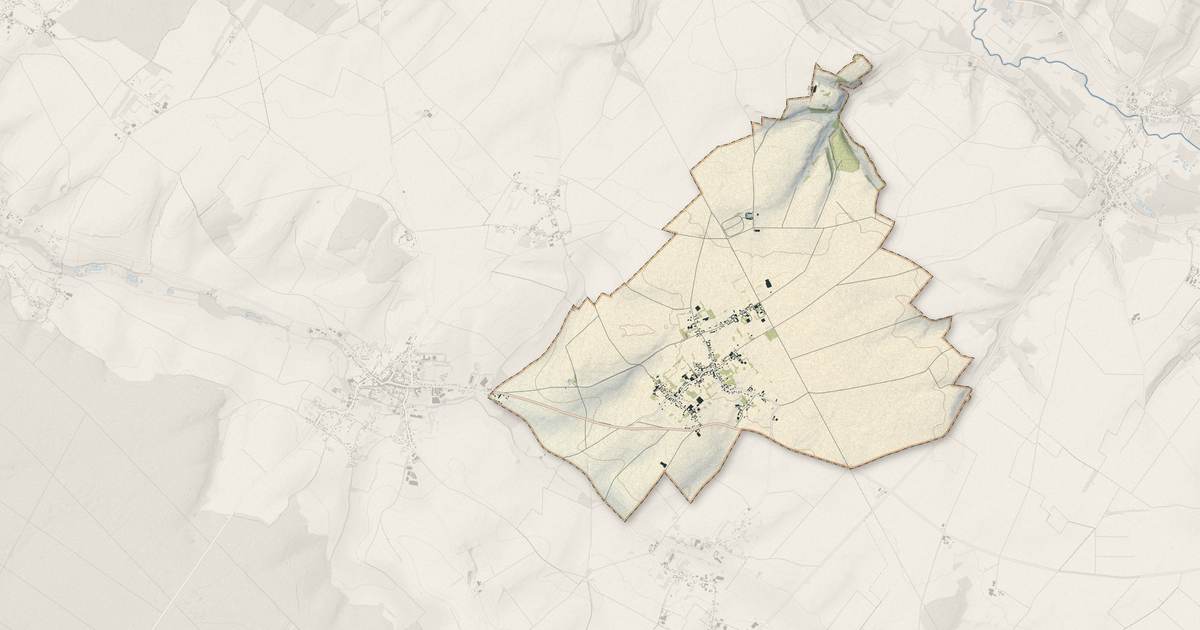 Portrait cartographique de Estrées-lès-Crécy : relief, eau, forêts, bâti et voies, calculés à partir des données de l'IGN