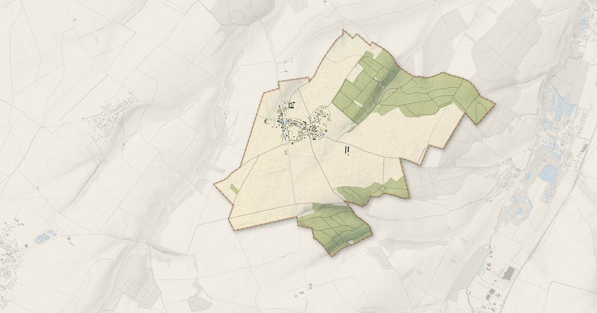 Portrait cartographique de Estrées-sur-Noye : relief, eau, forêts, bâti et voies, calculés à partir des données de l'IGN