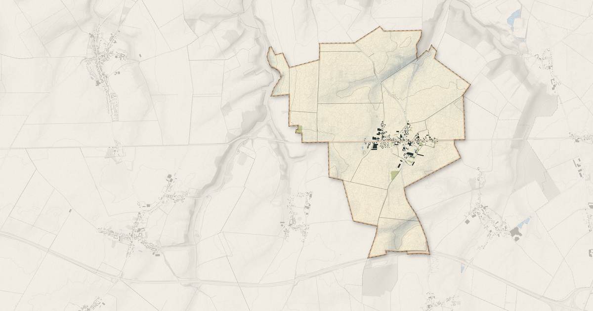 Portrait cartographique de Foucaucourt-en-Santerre : relief, eau, forêts, bâti et voies, calculés à partir des données de l'IGN