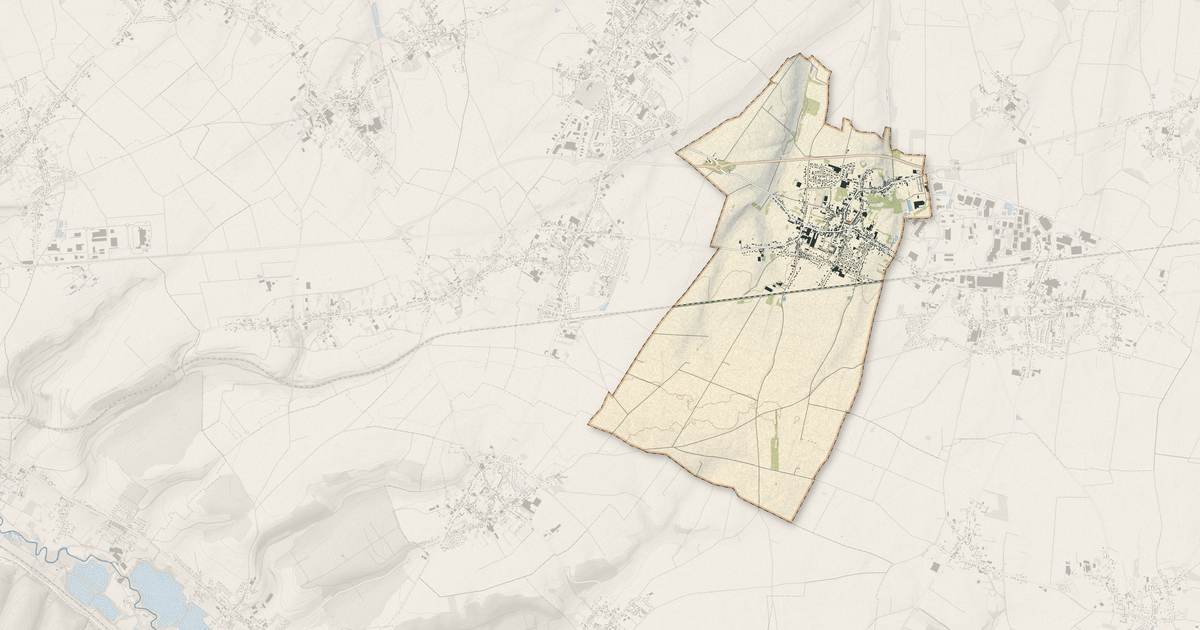 Portrait cartographique de Fressenneville : relief, eau, forêts, bâti et voies, calculés à partir des données de l'IGN