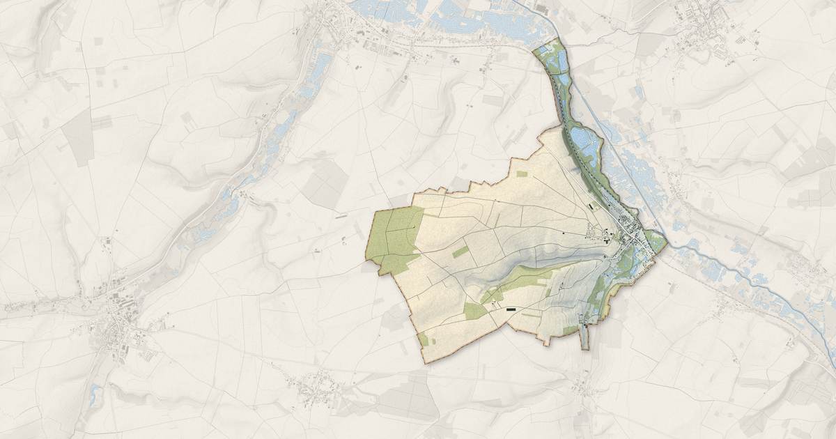 Portrait cartographique de Hangest-sur-Somme : relief, eau, forêts, bâti et voies, calculés à partir des données de l'IGN
