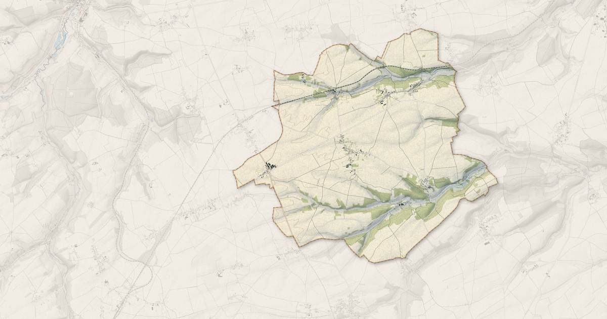 Portrait cartographique de Hescamps : relief, eau, forêts, bâti et voies, calculés à partir des données de l'IGN