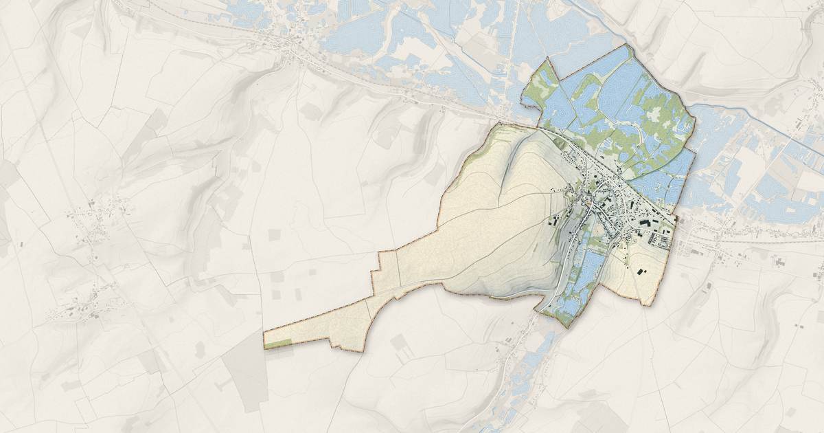 Portrait cartographique de Longpré-les-Corps-Saints : relief, eau, forêts, bâti et voies, calculés à partir des données de l'IGN