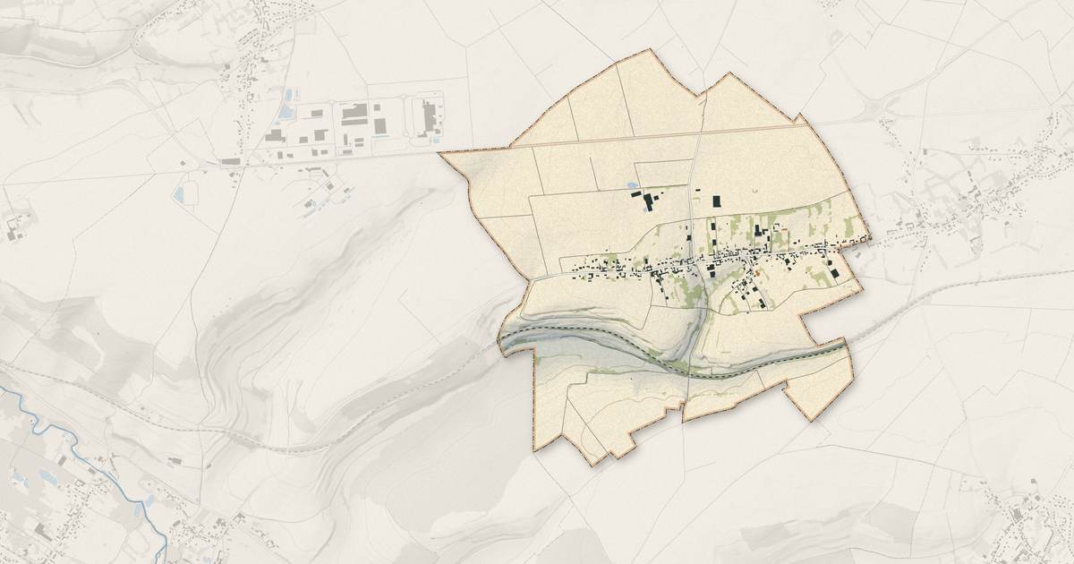 Portrait cartographique de Méneslies : relief, eau, forêts, bâti et voies, calculés à partir des données de l'IGN