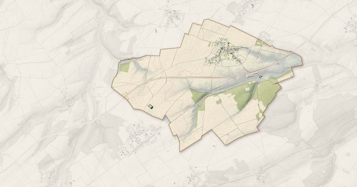 Portrait cartographique de Revelles : relief, eau, forêts, bâti et voies, calculés à partir des données de l'IGN