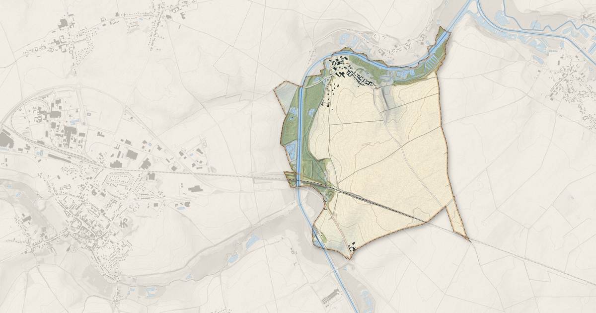 Portrait cartographique de Rouy-le-Petit : relief, eau, forêts, bâti et voies, calculés à partir des données de l'IGN