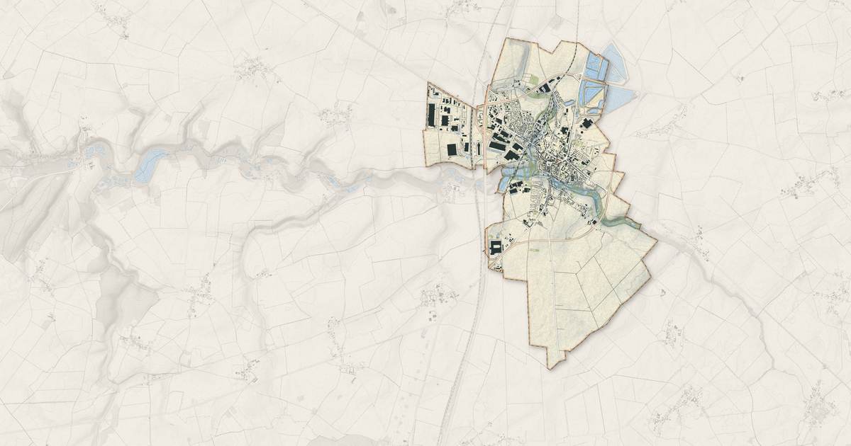 Portrait cartographique de Roye : relief, eau, forêts, bâti et voies, calculés à partir des données de l'IGN