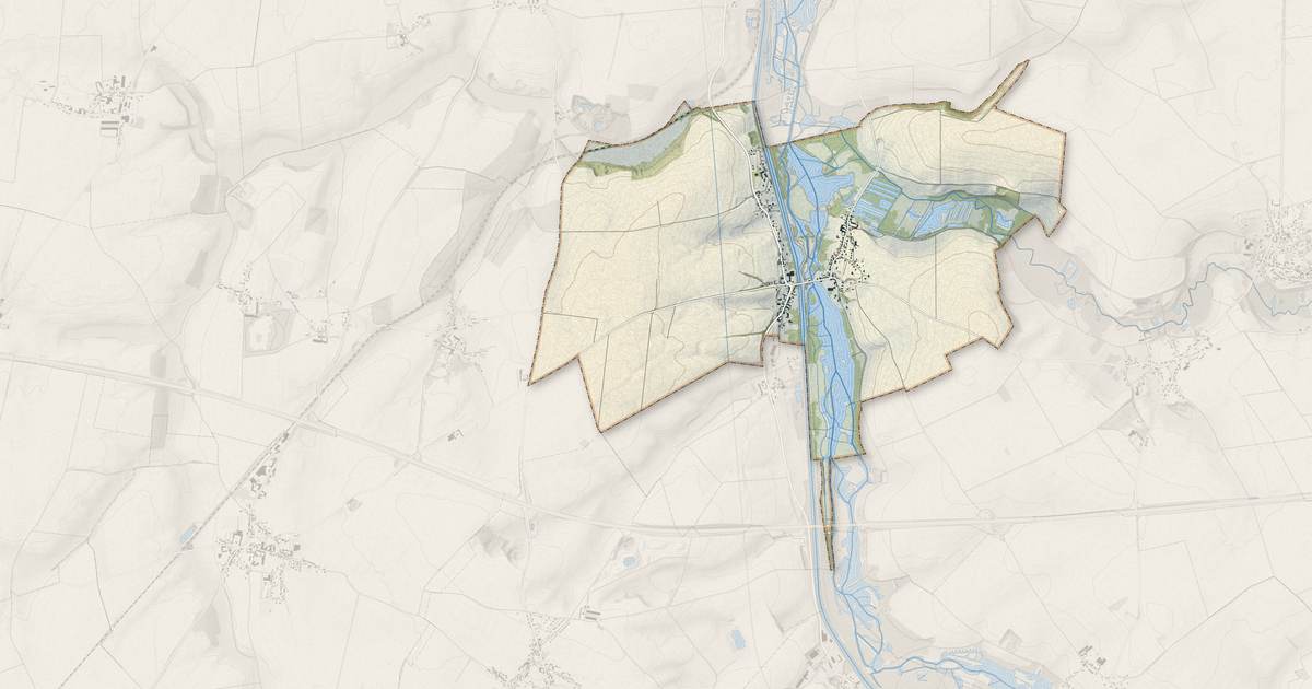 Portrait cartographique de Saint-Christ-Briost : relief, eau, forêts, bâti et voies, calculés à partir des données de l'IGN