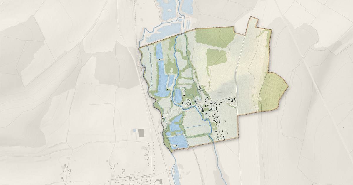 Portrait cartographique de Saint-Léger-sur-Bresle : relief, eau, forêts, bâti et voies, calculés à partir des données de l'IGN