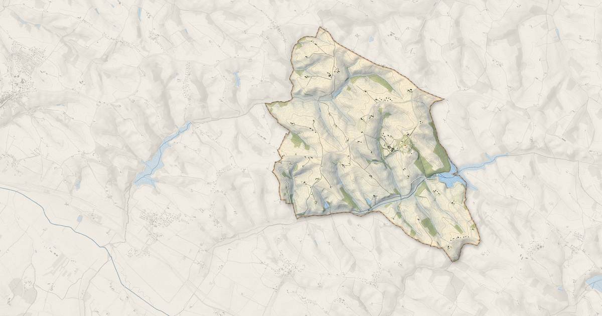 Portrait cartographique de Belcastel : relief, eau, forêts, bâti et voies, calculés à partir des données de l'IGN