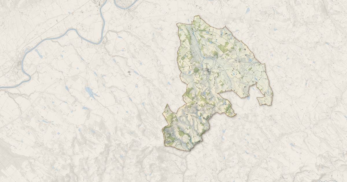 Portrait cartographique de Cadalen : relief, eau, forêts, bâti et voies, calculés à partir des données de l'IGN