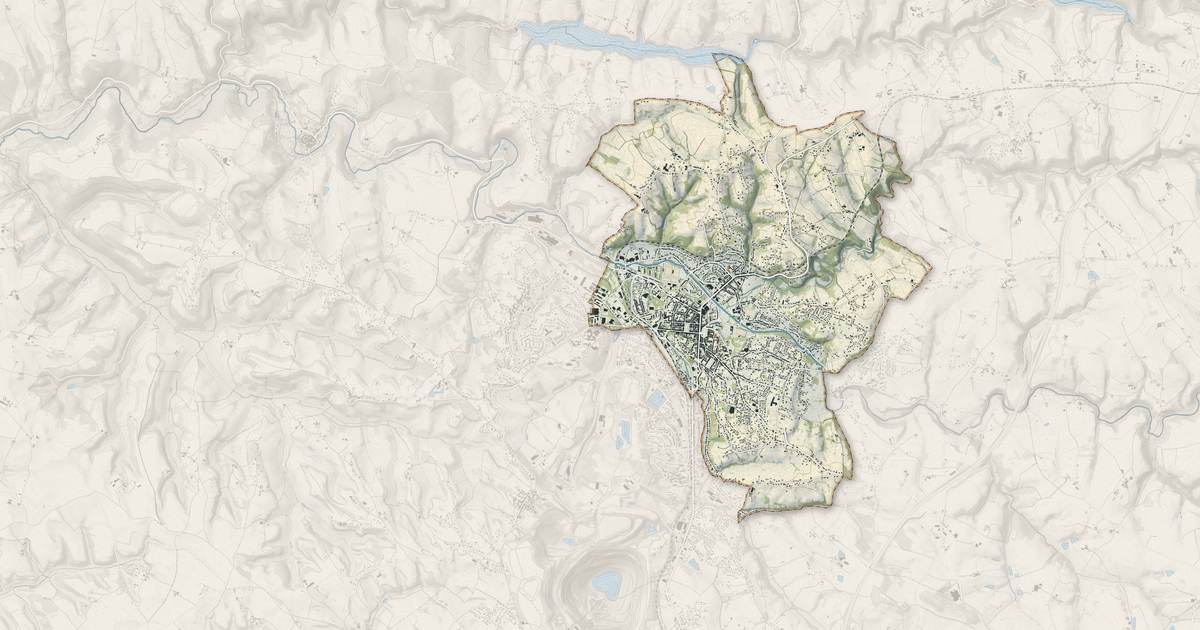 Portrait cartographique de Carmaux : relief, eau, forêts, bâti et voies, calculés à partir des données de l'IGN