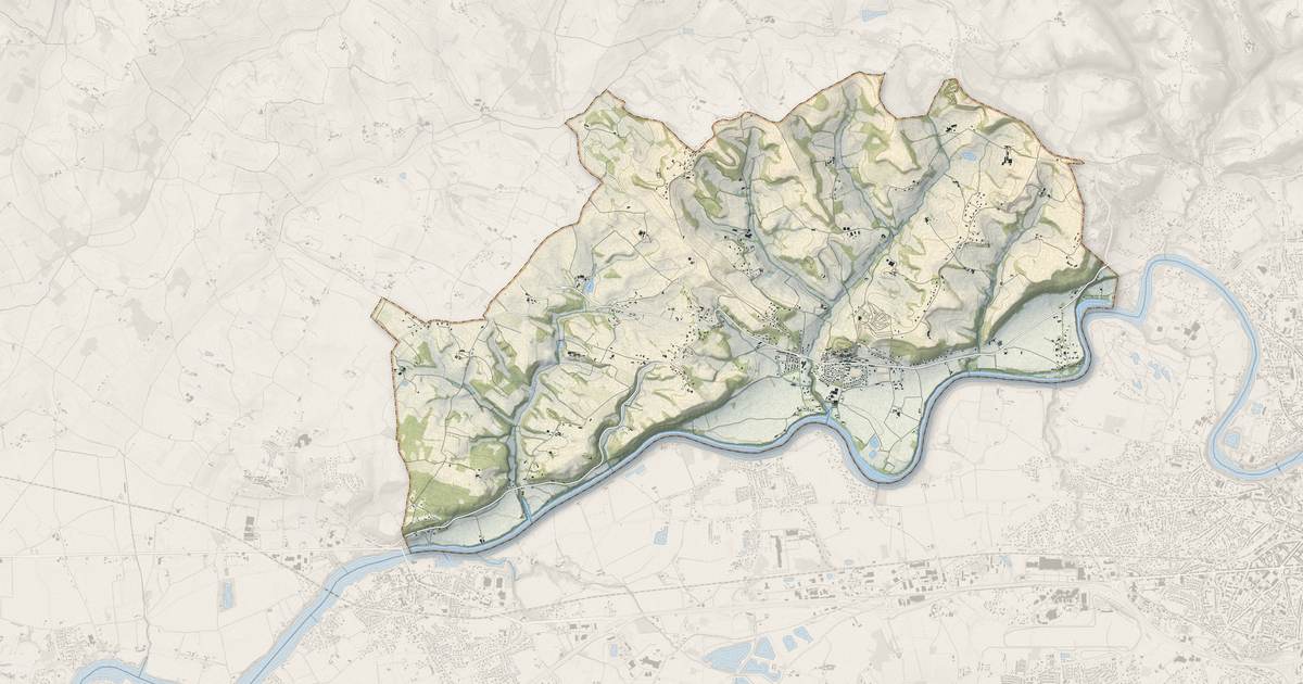 Portrait cartographique de Castelnau-de-Lévis : relief, eau, forêts, bâti et voies, calculés à partir des données de l'IGN